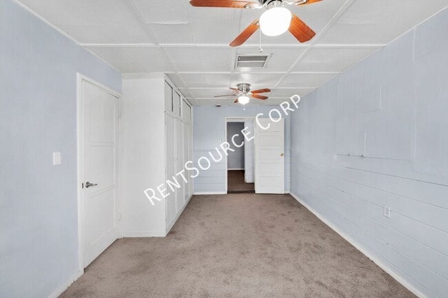 Building Photo - 1040-1042 Flora St