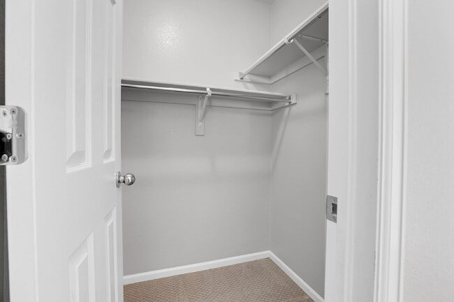 Building Photo - $2,750.00, 3 bed, 2.5 bath located in Denver