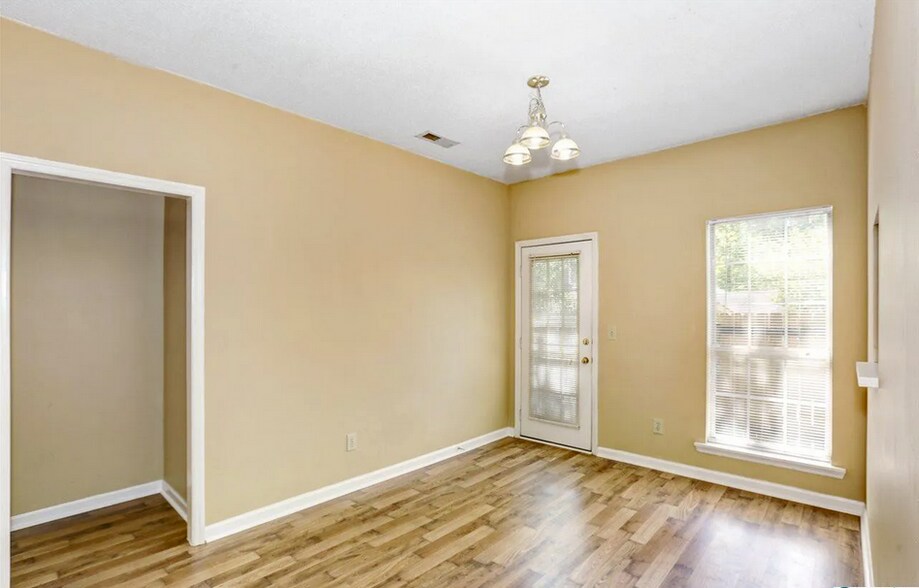 Building Photo - 111 Bentworth Ln