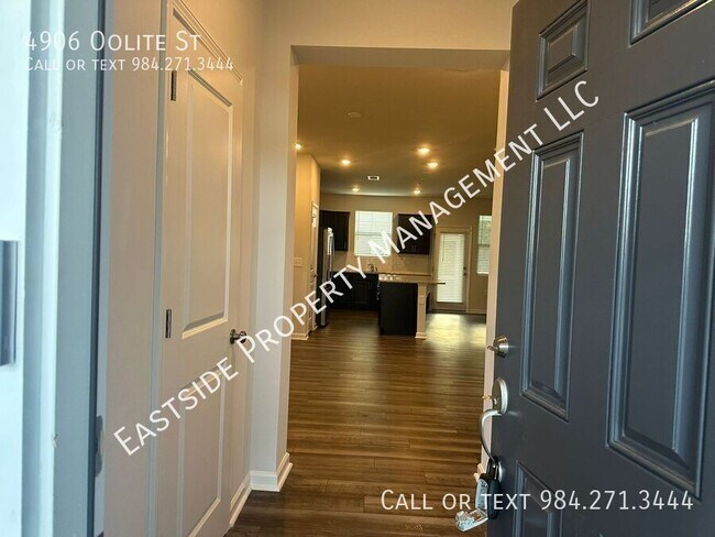 Building Photo - 4906 Oolite St