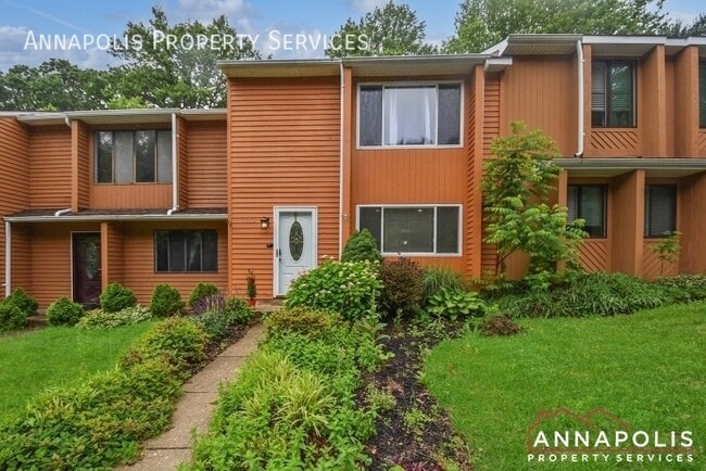 Primary Photo - 1110 Commanders Way S
