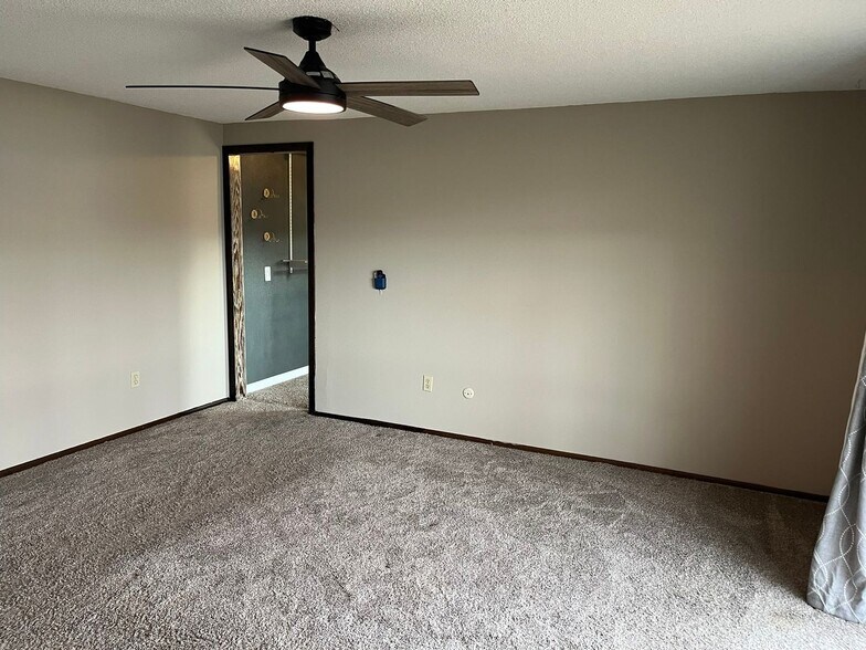 Building Photo - 8350 W 81st Dr