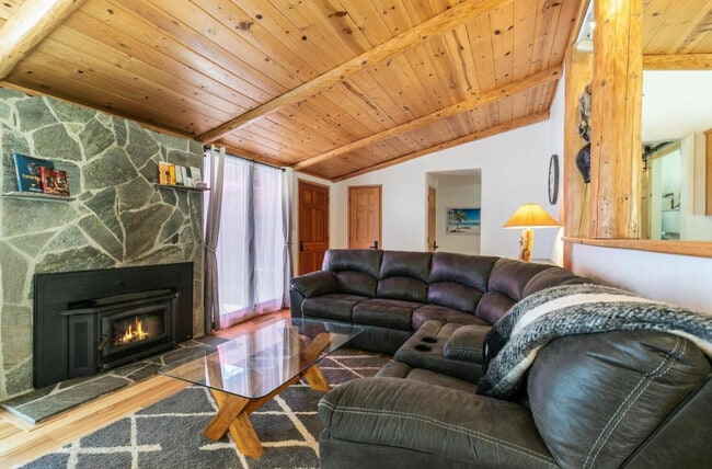 Primary Photo - 3045 Watson Dr