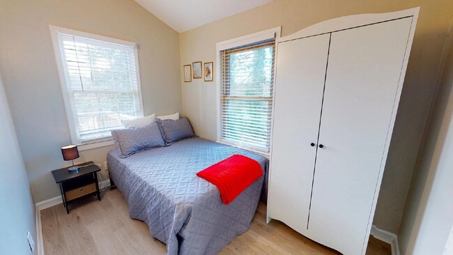 Building Photo - THE UNION GROVE | Gorgeous renovated home in Lithonia featuring large common areas, a spacious ki...