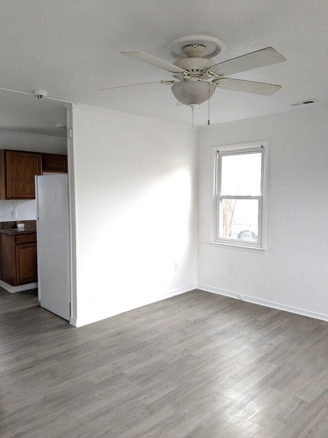 Building Photo - 7405 Wickham Ave