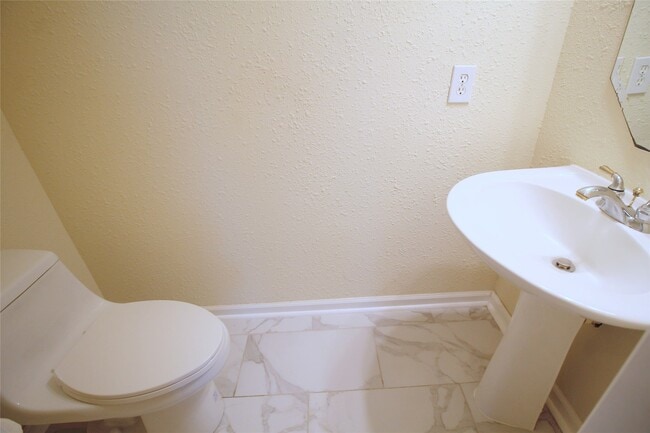 Building Photo - 19927 Black Canyon Dr