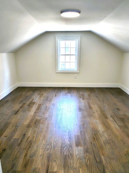 Building Photo - 7 East St