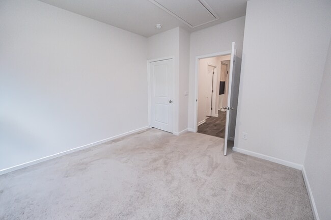 Building Photo - 1201 Santa Lucia Dr