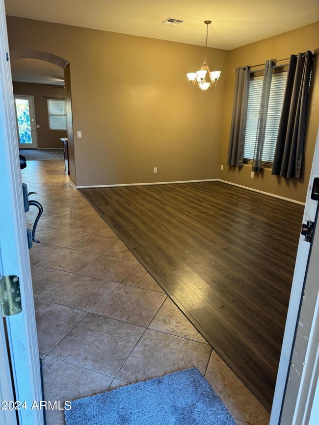 Building Photo - 7206 N 88th Ln