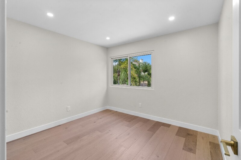 Building Photo - 2928 Gaviota Cir