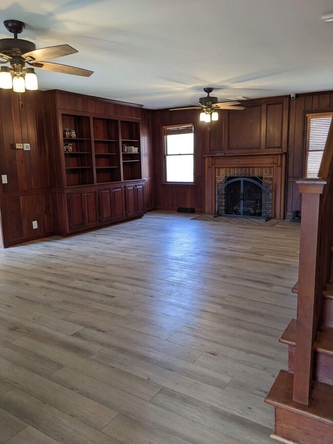 Building Photo - 5990 Idlewild Rd