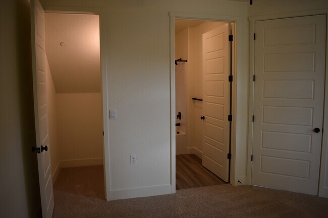 Building Photo - 4649 Jema Wy