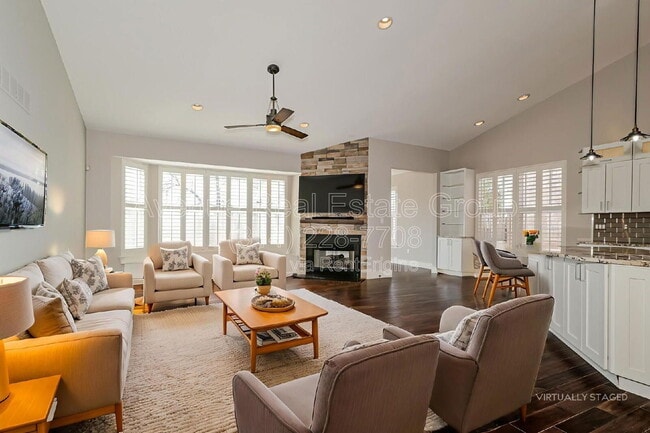 Building Photo - 8914 Hilltop Manor Dr