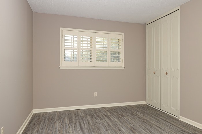 Building Photo - 620 Sandhurst Dr