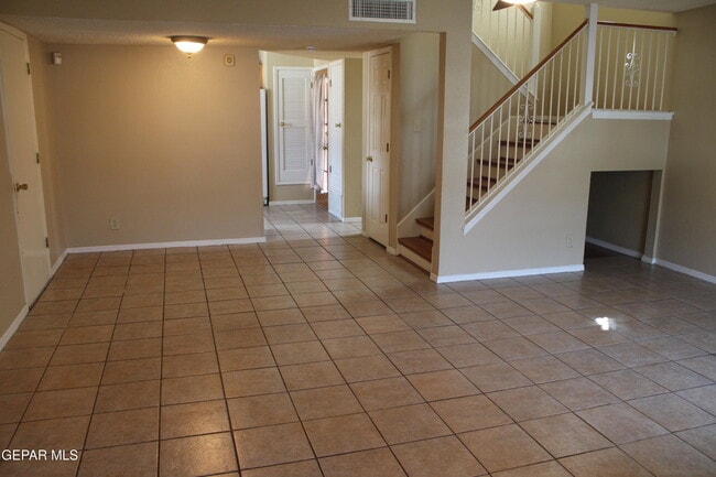 Building Photo - 6832 Canyon View Ln