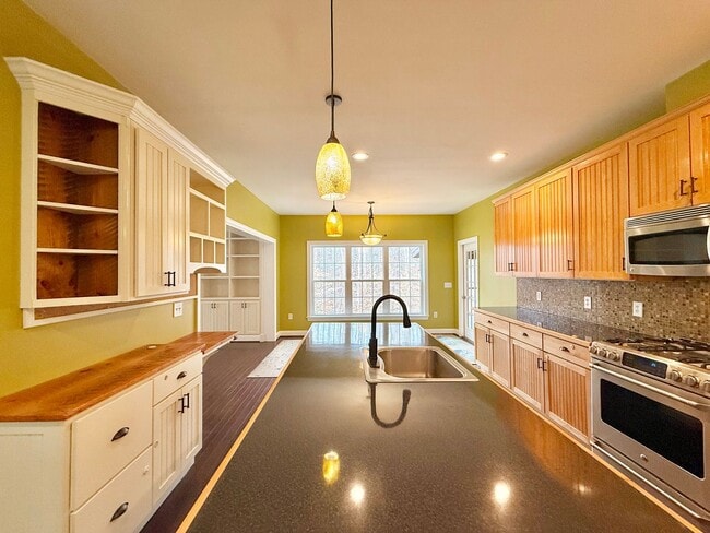 Building Photo - You’re here. You’re home. You’re happy.