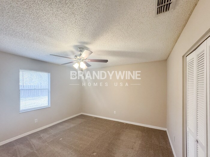 Building Photo - 8236 Weybridge Dr