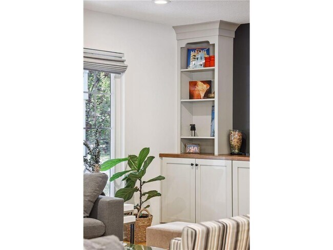 Building Photo - 18620 26th Ave N