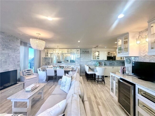 Building Photo - 312 America