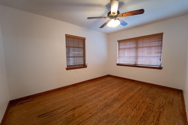 Building Photo - 64 Fullerwood Dr