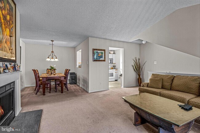Building Photo - 656 Covington Ct