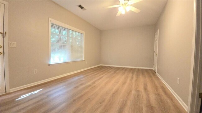 Building Photo - 6099 Prestwood Dr