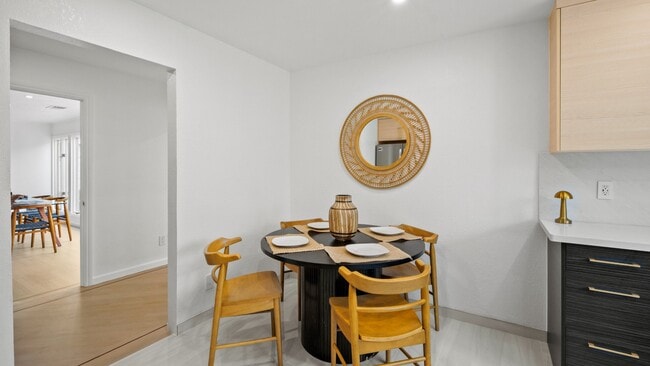 Building Photo - 1819 Cedar St