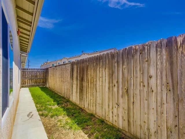 Building Photo - 440 Hart Dr