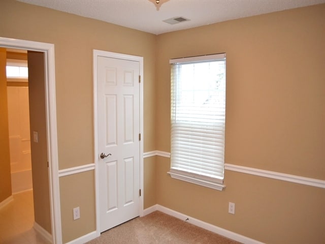 Building Photo - 200 Crossview Dr