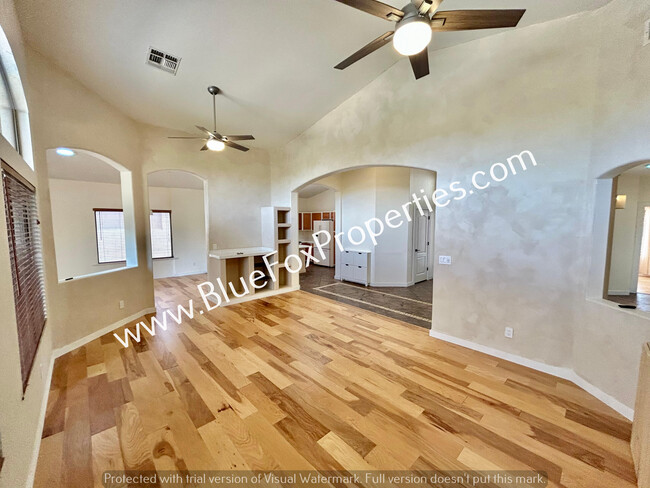 Building Photo - 7447 N Bradstreet Dr