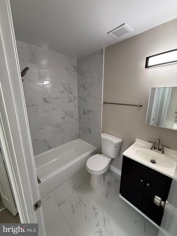 Building Photo - 4924 McFarland Dr