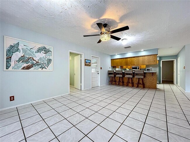 Building Photo - 1601 Riverhills Dr