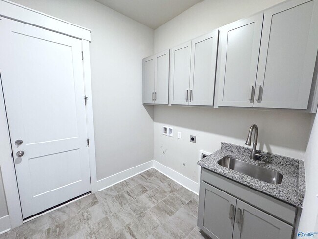 Building Photo - 209 St Louis St