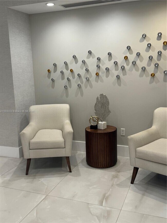 Building Photo - 3001 S Ocean Dr