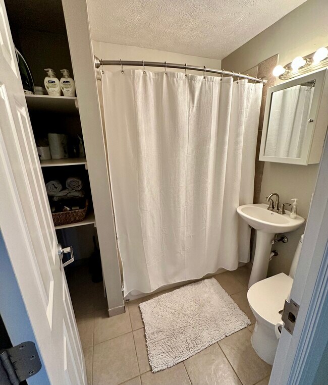 Building Photo - 4008 Minnehaha Ave