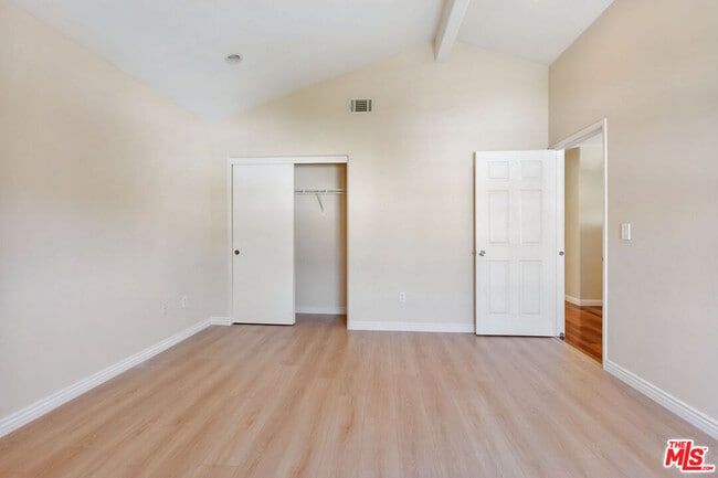 Building Photo - 2020 Penmar Ave