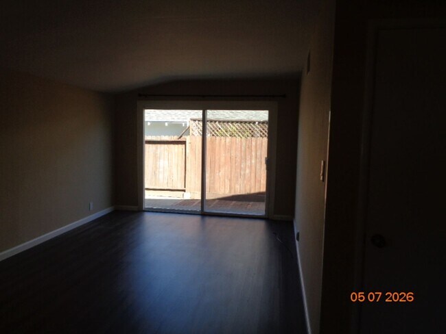 Building Photo - 449 Azalea Way