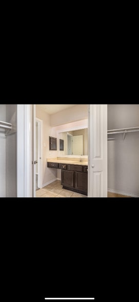 Building Photo - 322 Anchor Way