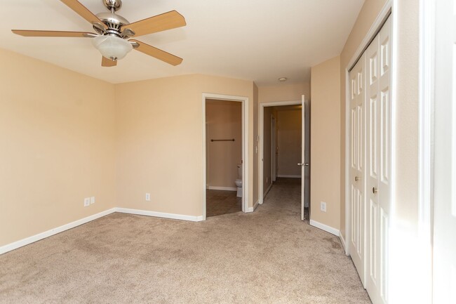 Building Photo - Charming 2-Bed, 2-Bath Townhome– Move-In R...