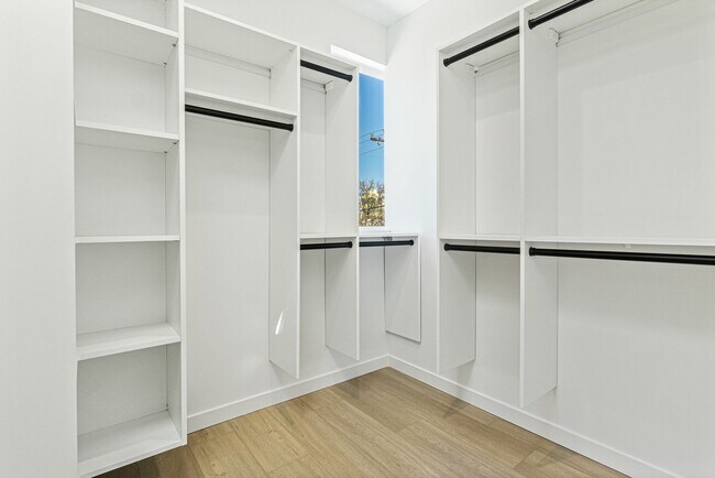 Building Photo - Montlake Townhome