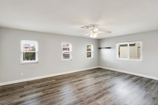 Building Photo - West Vegas Pool Home With First Floor Bed ...