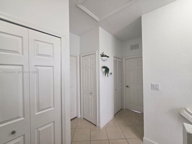 Building Photo - 7800 NW 116 Pl