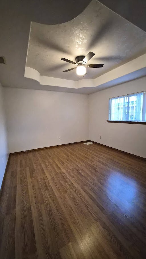 Building Photo - 1401 Oriole Ave
