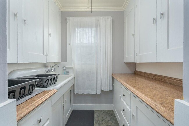 Building Photo - 9 Furbush St
