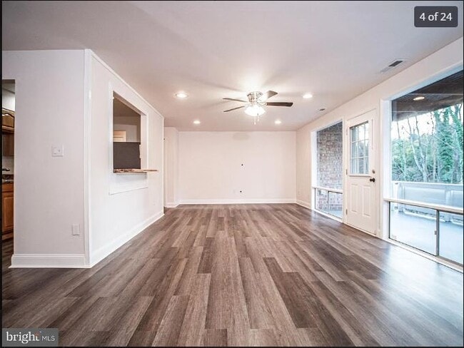 Building Photo - 567 Wilson Bridge Dr