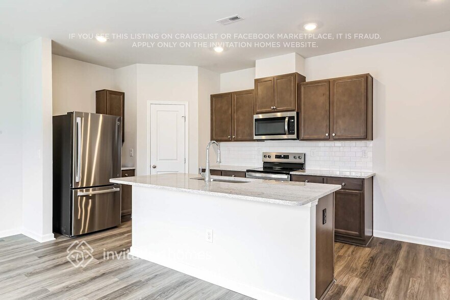 Building Photo - 3992 Zepelin Wy