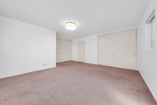 Building Photo - 280 Angelita Ave