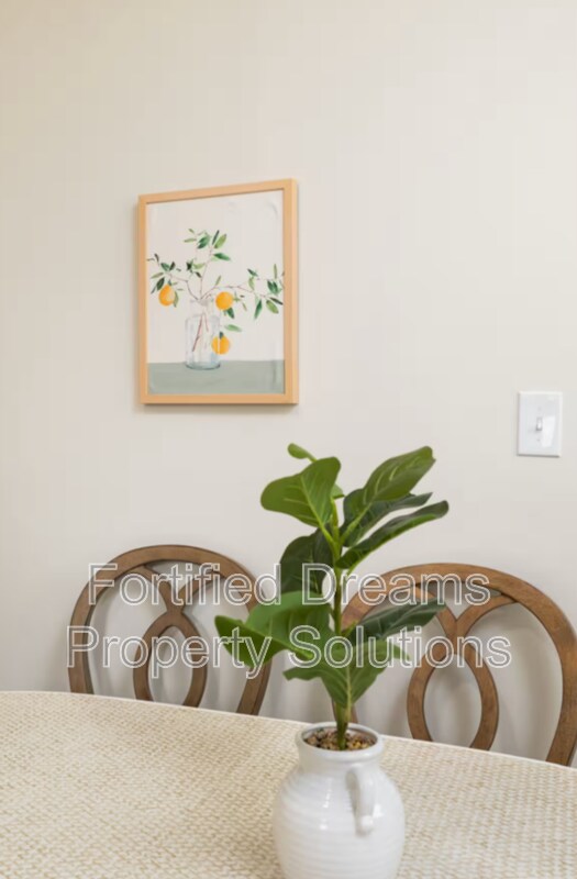 Building Photo - 720 S Broad St