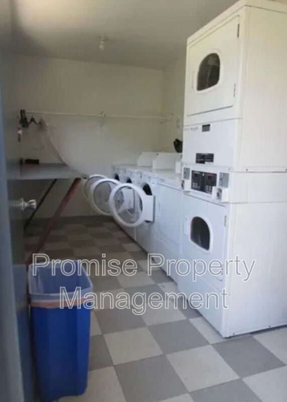 Building Photo - 410 S Freeman St