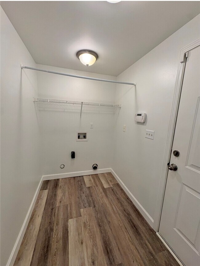 Building Photo - 1101 Ravenswood Dr